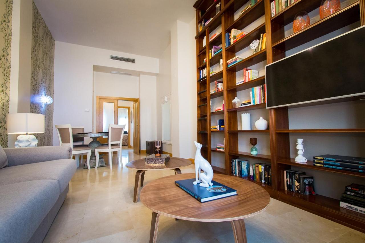 Holidays2Malaga Junto Catedral Apartment ภายนอก รูปภาพ