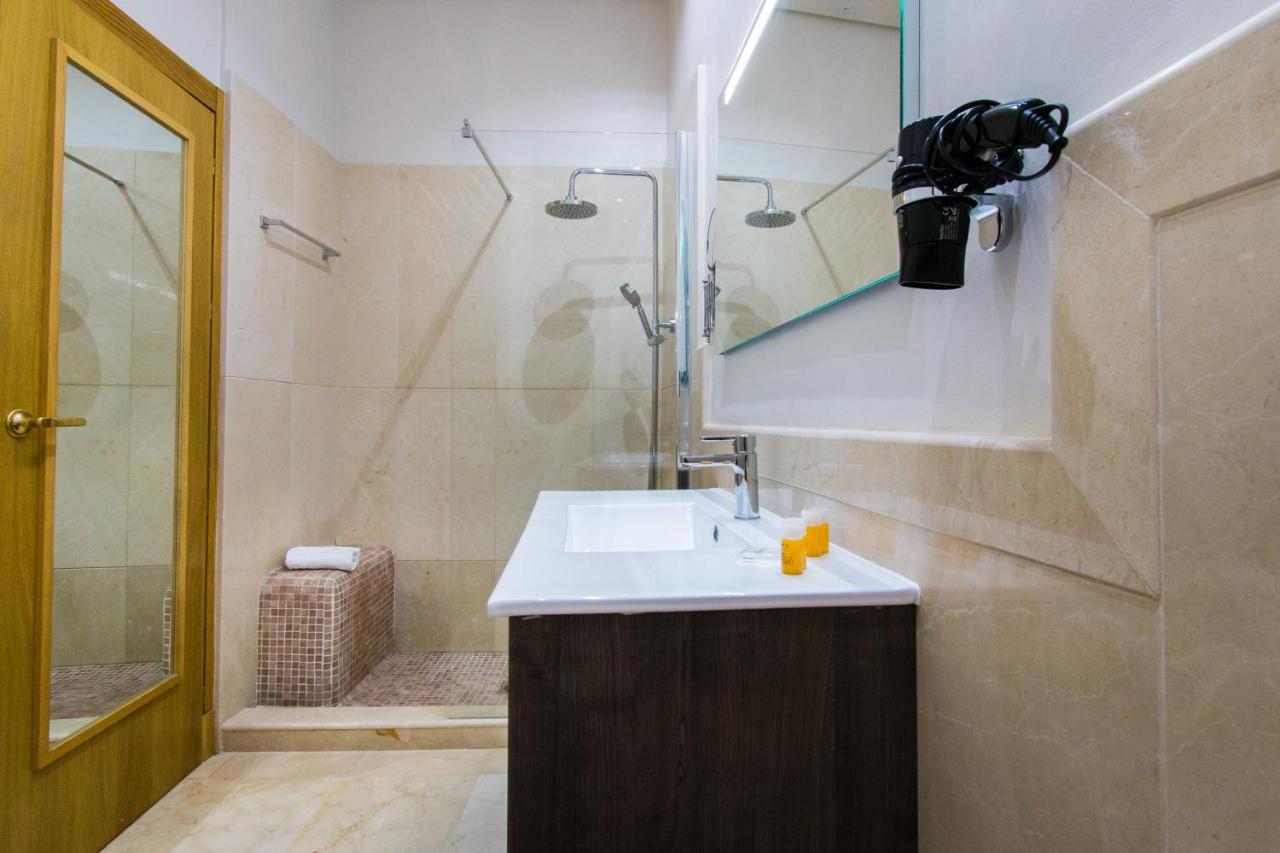 Holidays2Malaga Junto Catedral Apartment ภายนอก รูปภาพ